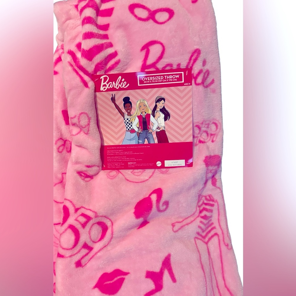 Barbie oversized throw blanket